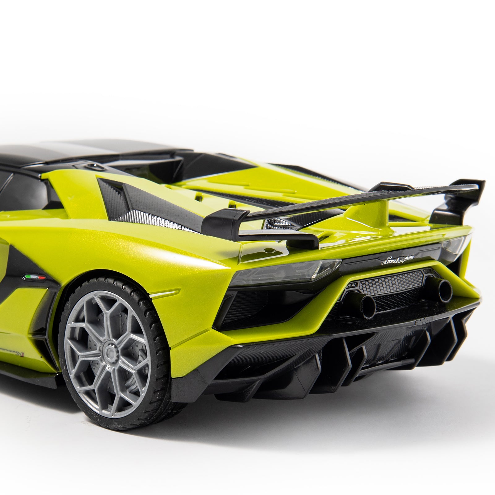AEROQUEST 1:16 2.4GHz R/C Licensed Lamborghini Aventador SVJ Roadster (Rechargeable)