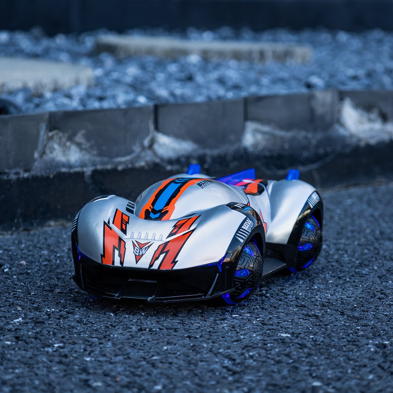 AEROQUEST 2.4GHz 1:16 R/C Blitz Wheeler