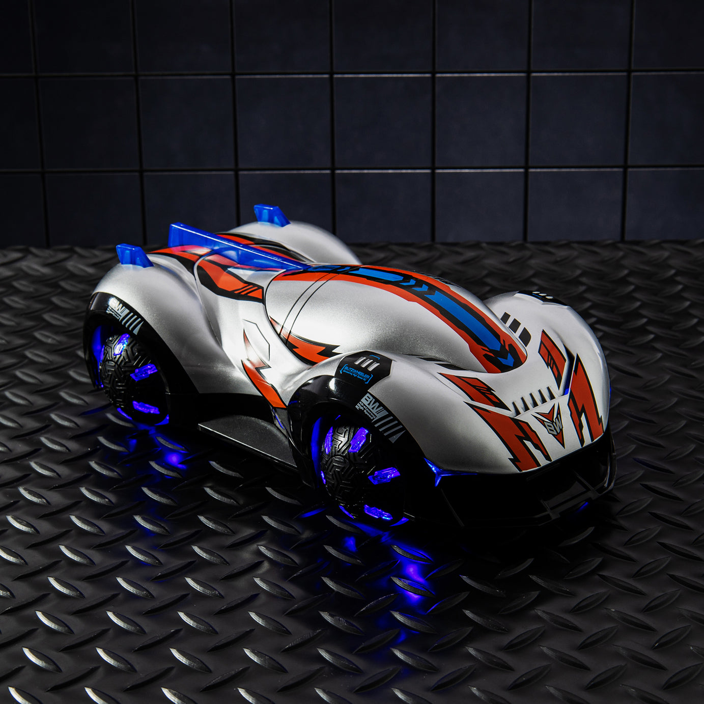 AEROQUEST 2.4GHz 1:16 R/C Blitz Wheeler