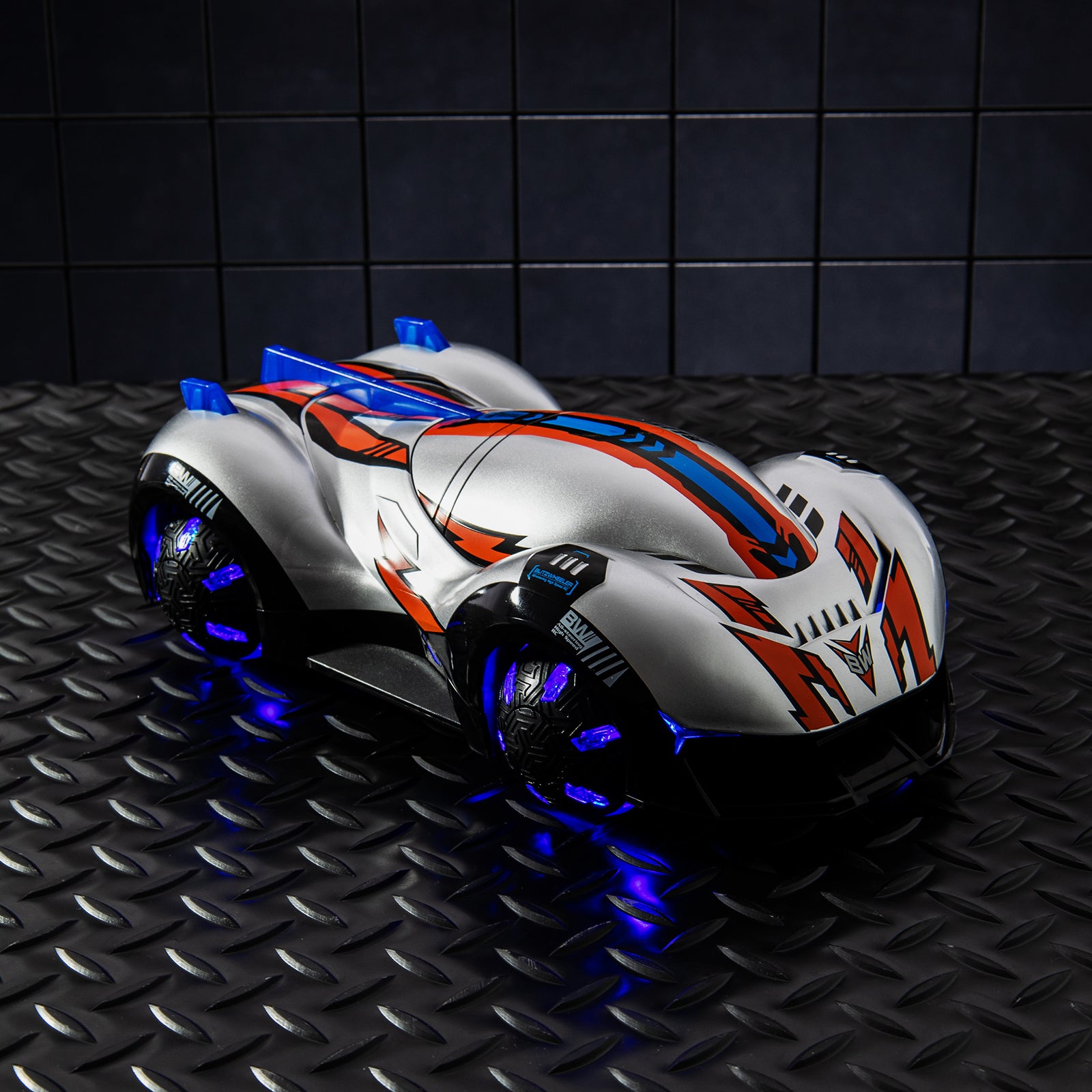 AEROQUEST 2.4GHz 1:16 R/C Blitz Wheeler