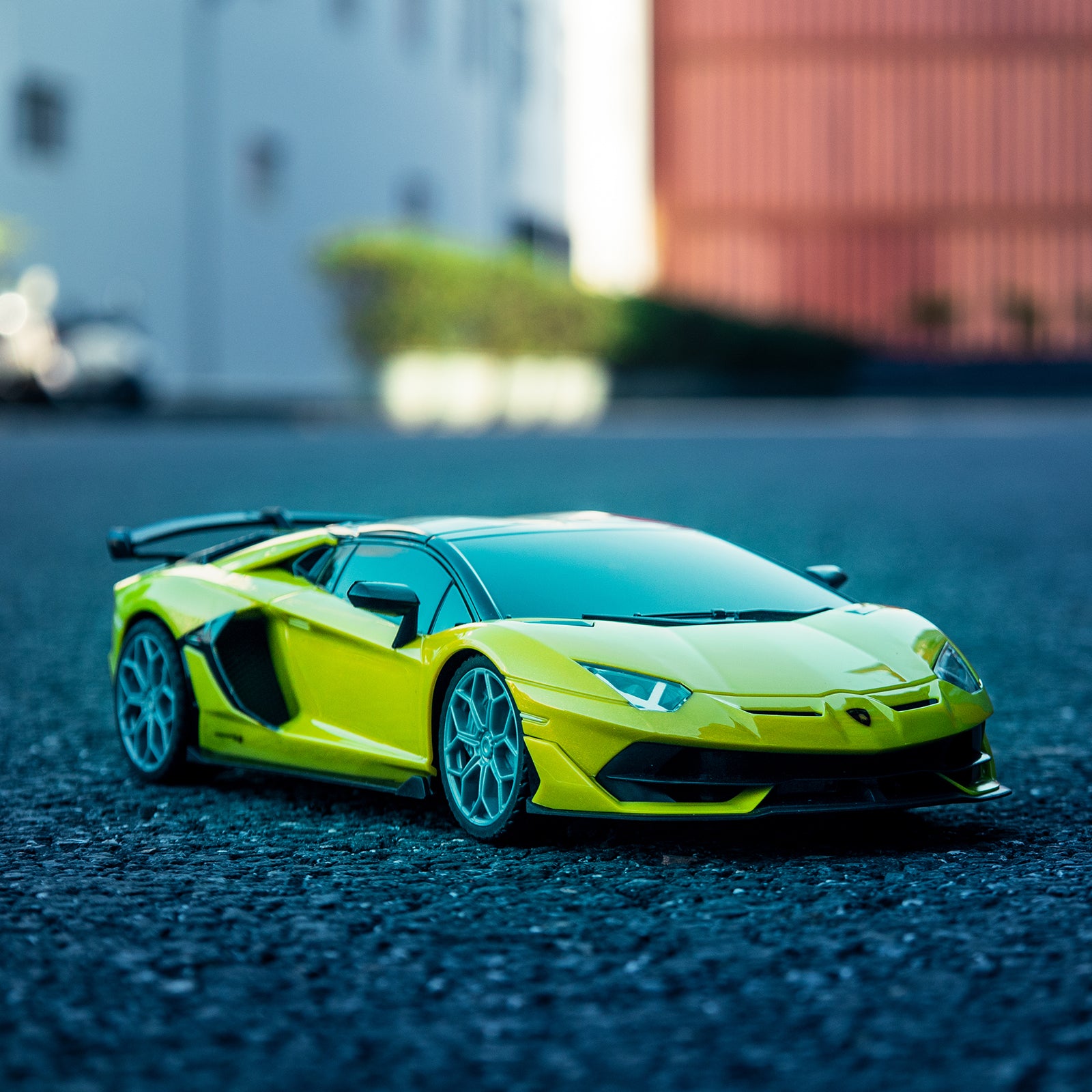AEROQUEST 1:16 2.4GHz R/C Licensed Lamborghini Aventador SVJ Roadster