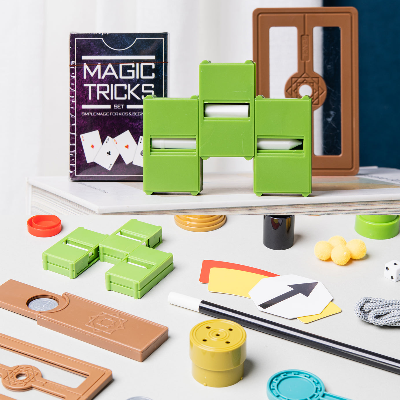 AEROQUEST Magic Kit - 300+ Magic Tricks