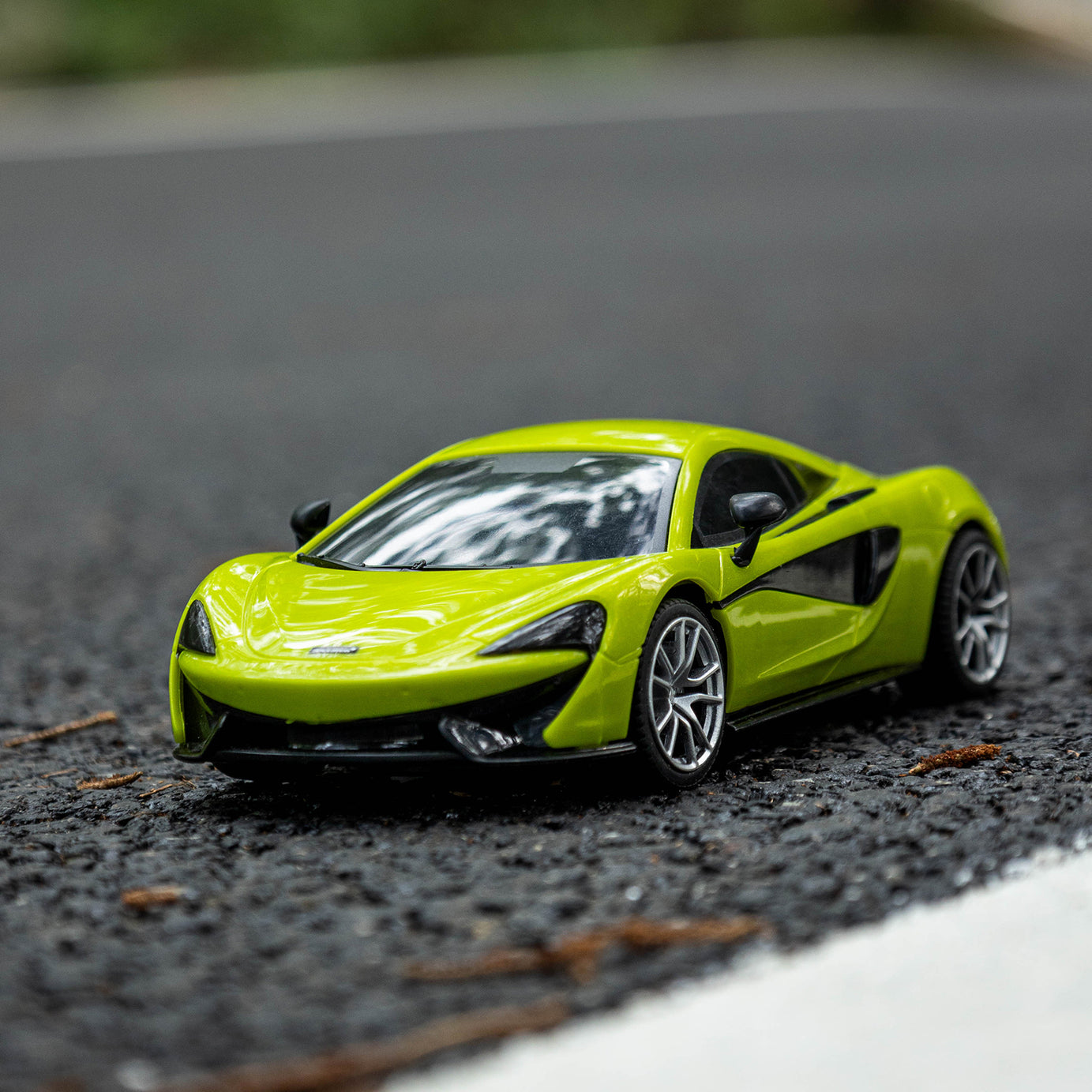 P&C TOYS 1:24 2.4GHz R/C Officially Licensed McLaren 570S