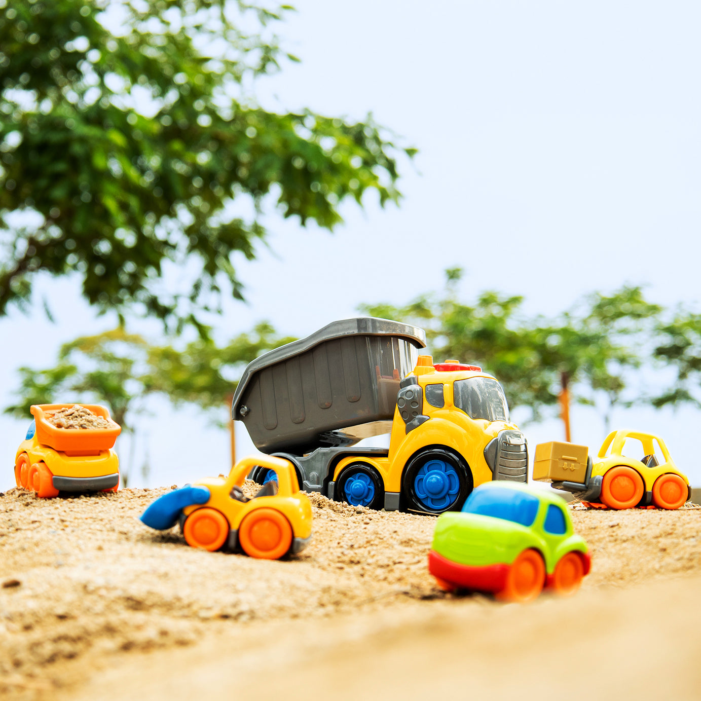 P&C Toys 7.6" Freewheel Dump Truck Set