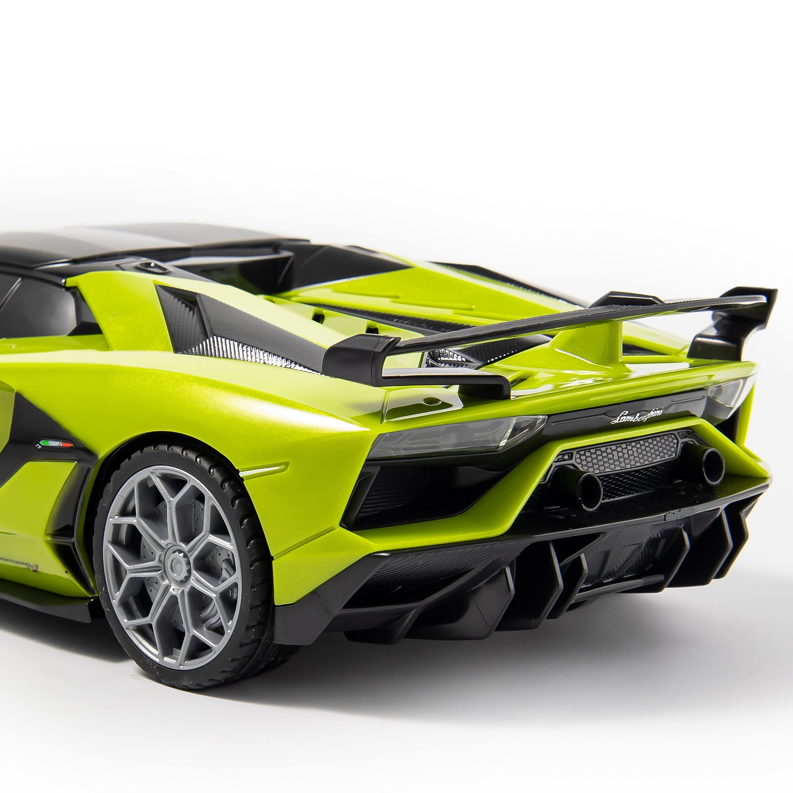 P&C TOYS 1:16 2.4GHz R/C Licensed Lamborghini Aventador SVJ Roadster (Rechargeable)